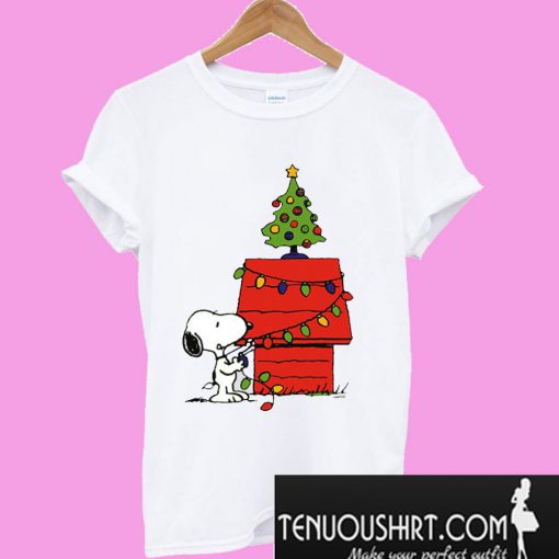 Christmas snoopy lights T-Shirt