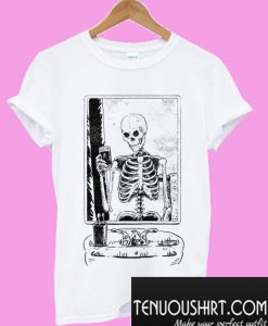 SKELFIE Skeleton Taking A Selfie T-Shirt