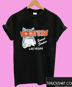 Hooters Las Vegas T shirt