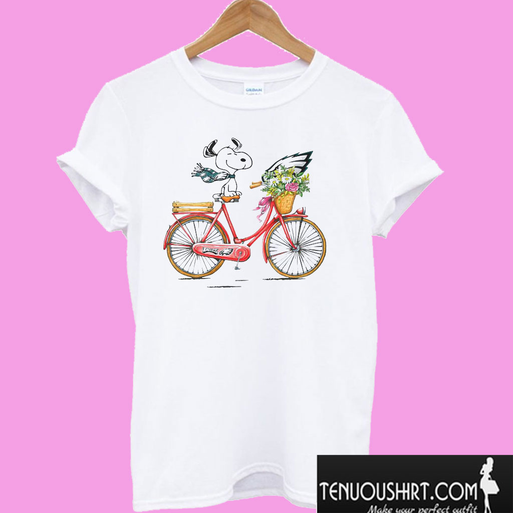 Philadelphia Eagles Snoopy Riding A Bicycle T shirt