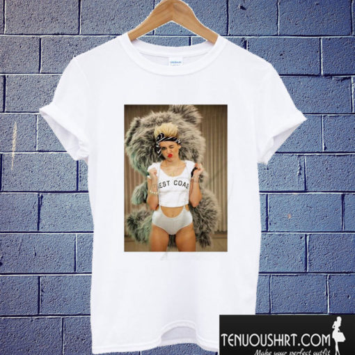 Miley cyrus with bear T shirt