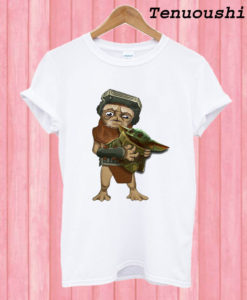 Baby Babu Frik hug Baby Yoda T shirt