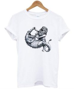 Lion And Crocodile Fights t shirt qn