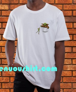 Pocket Baby Yoda Hunting Frog Star Wars T-Shirt